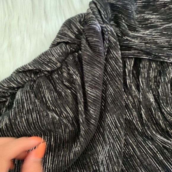 CeCe Metallic One Shoulder Dress Size 4 - Picture 8 of 8